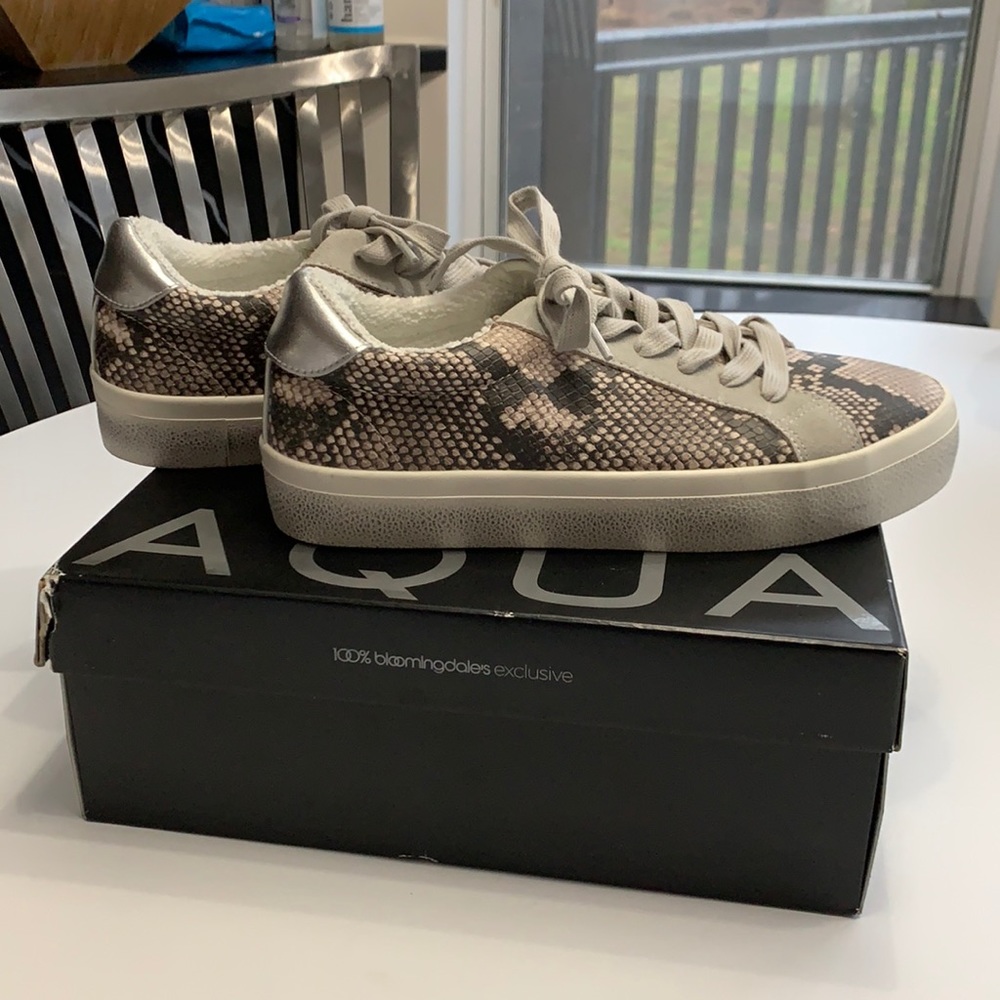 AQUA Lace up Platform Sneakers (Blush Snake color) SIZE 10